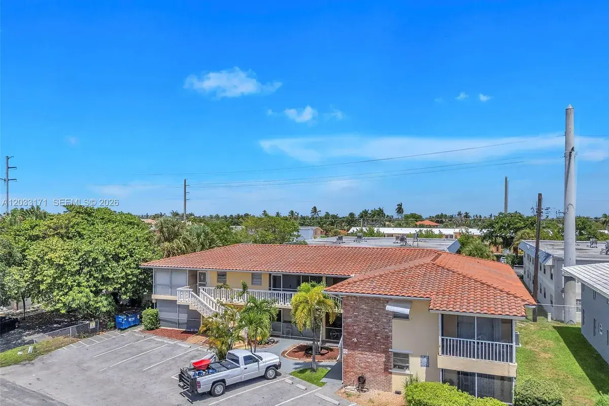 2101 NE 68th St # 202, Fort Lauderdale FL 33308