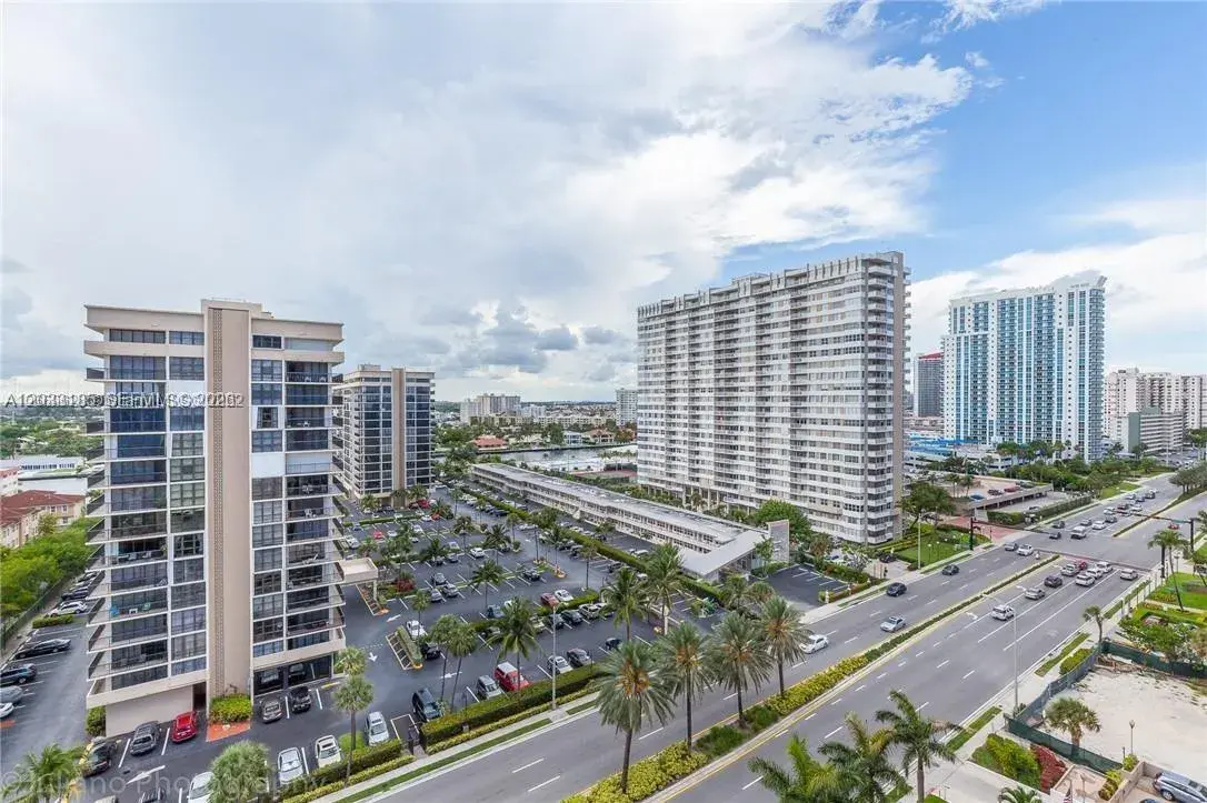 2030 S Ocean Dr # 1706, Hallandale Beach FL 33009