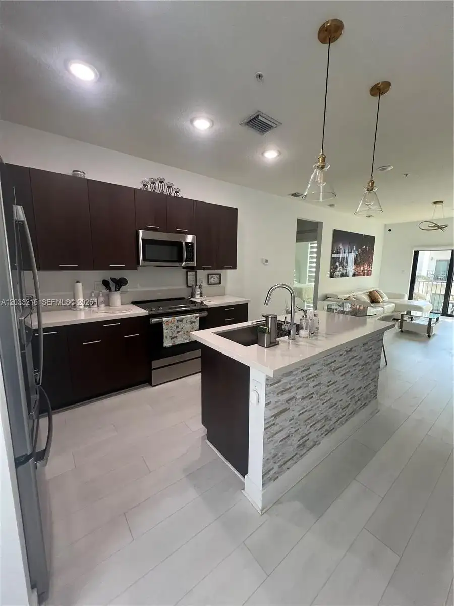 4670 NW 84th Ave # 32, Doral FL 33166 photo 2