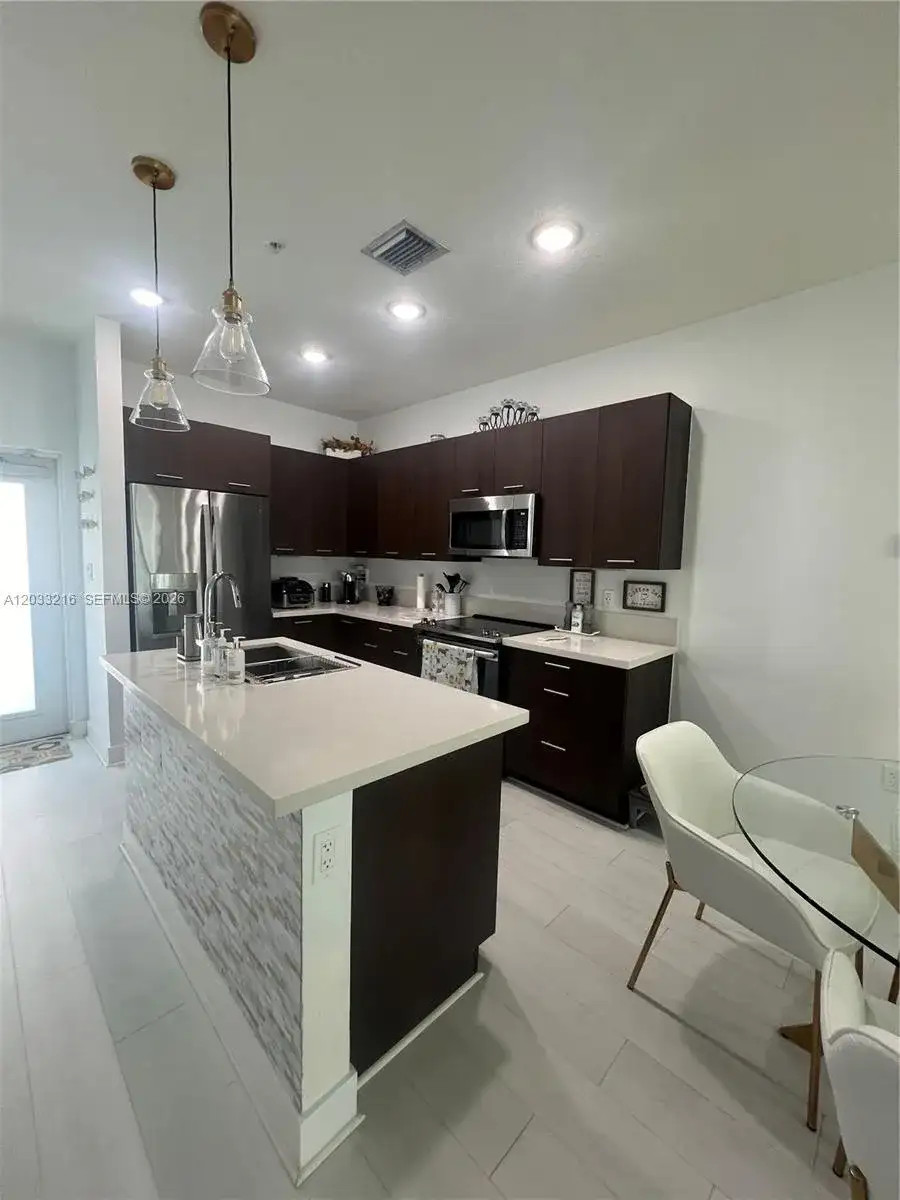4670 NW 84th Ave # 32, Doral FL 33166 photo 3