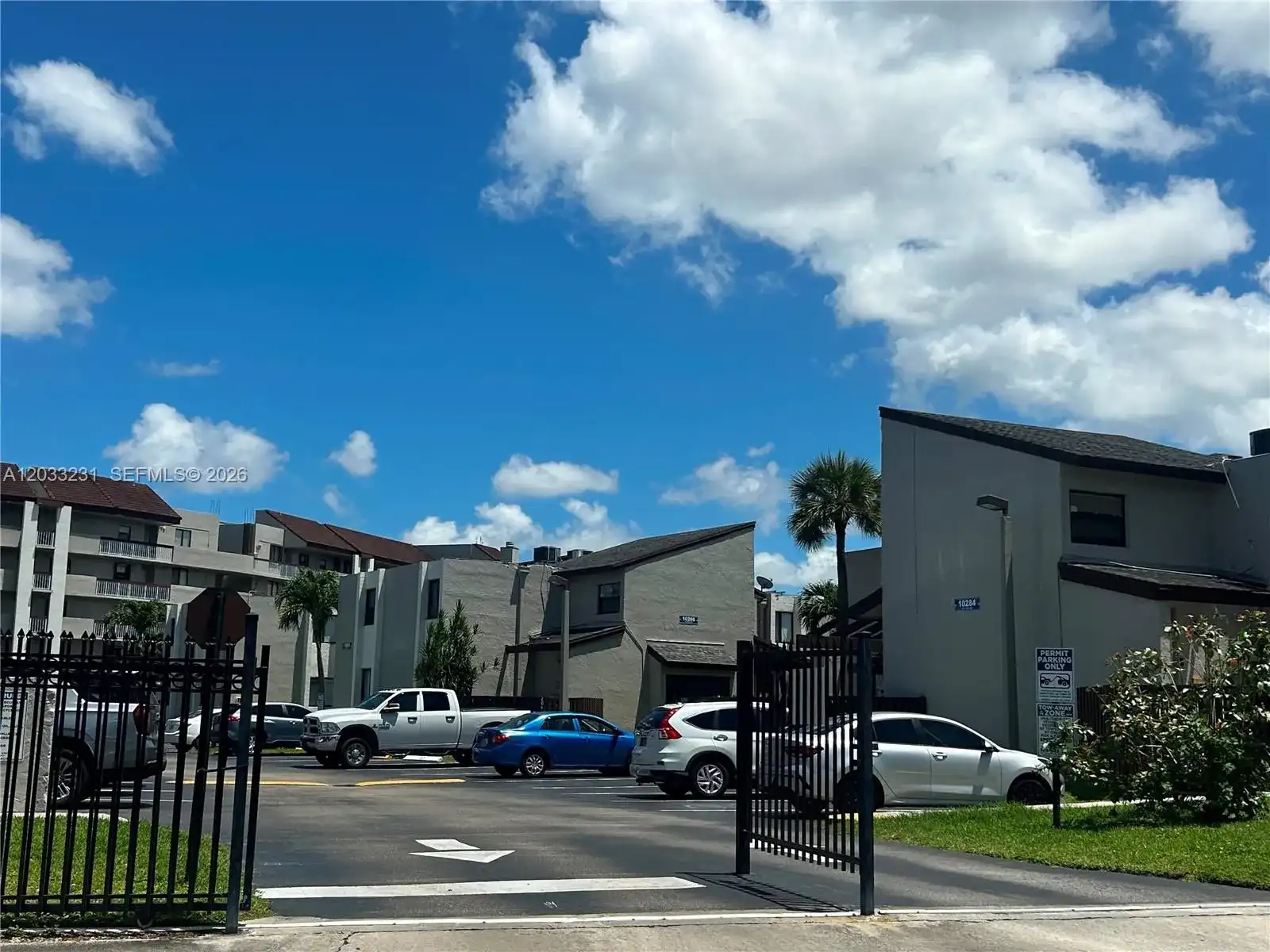 10284 NW 9th St Cir # 204, Miami FL 33172
