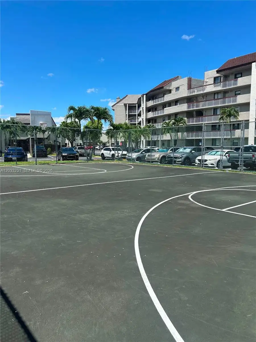 10284 NW 9th St Cir # 204, Miami FL 33172 photo 3