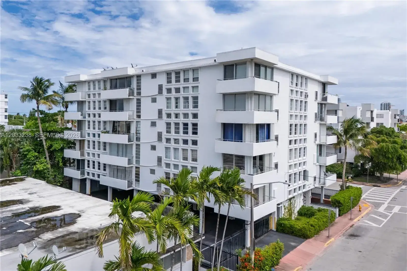 1 bedroom 1 bath Residential for sale at 8001 Byron Ave # 3C, Miami Beach FL 33141