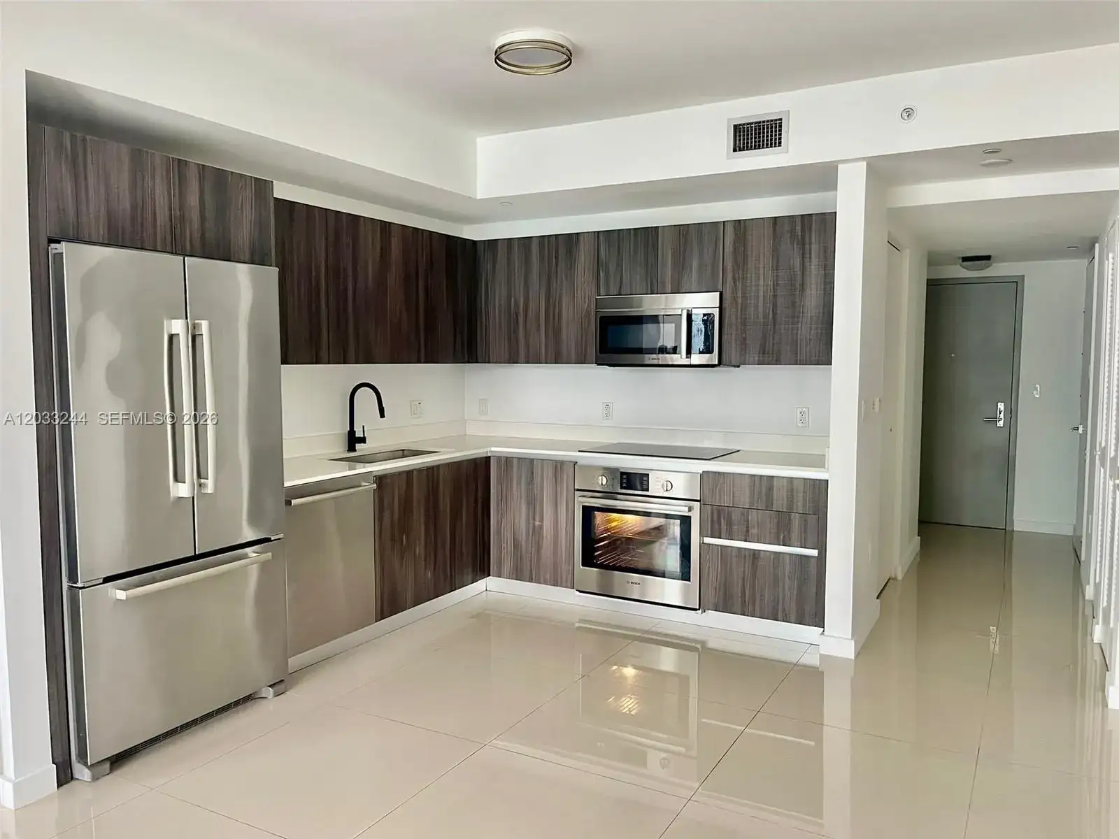 488 NE 18TH St # 4403, Miami FL 33132 photo 4