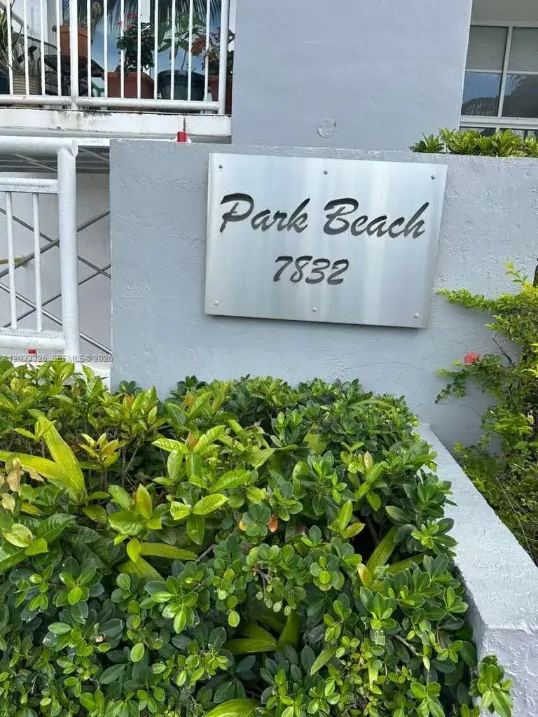 7832 Collins Ave # 406, Miami Beach FL 33141 photo 2