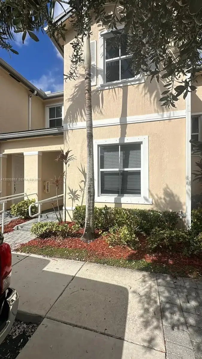 2819 SE 1st Dr # 9, Homestead FL 33033 photo 2