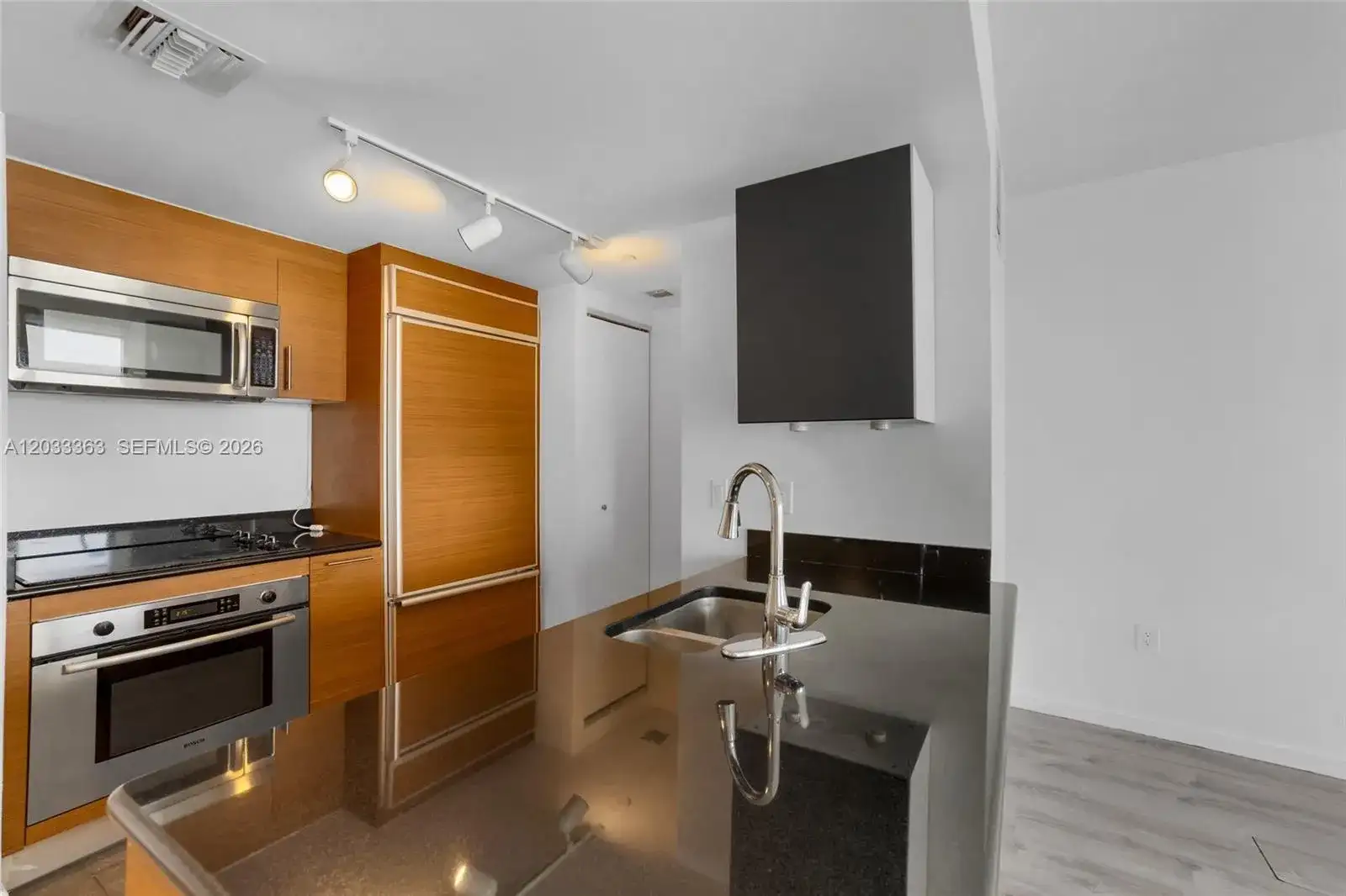 50 Biscayne Blvd # 4307, Miami FL 33132 photo 3
