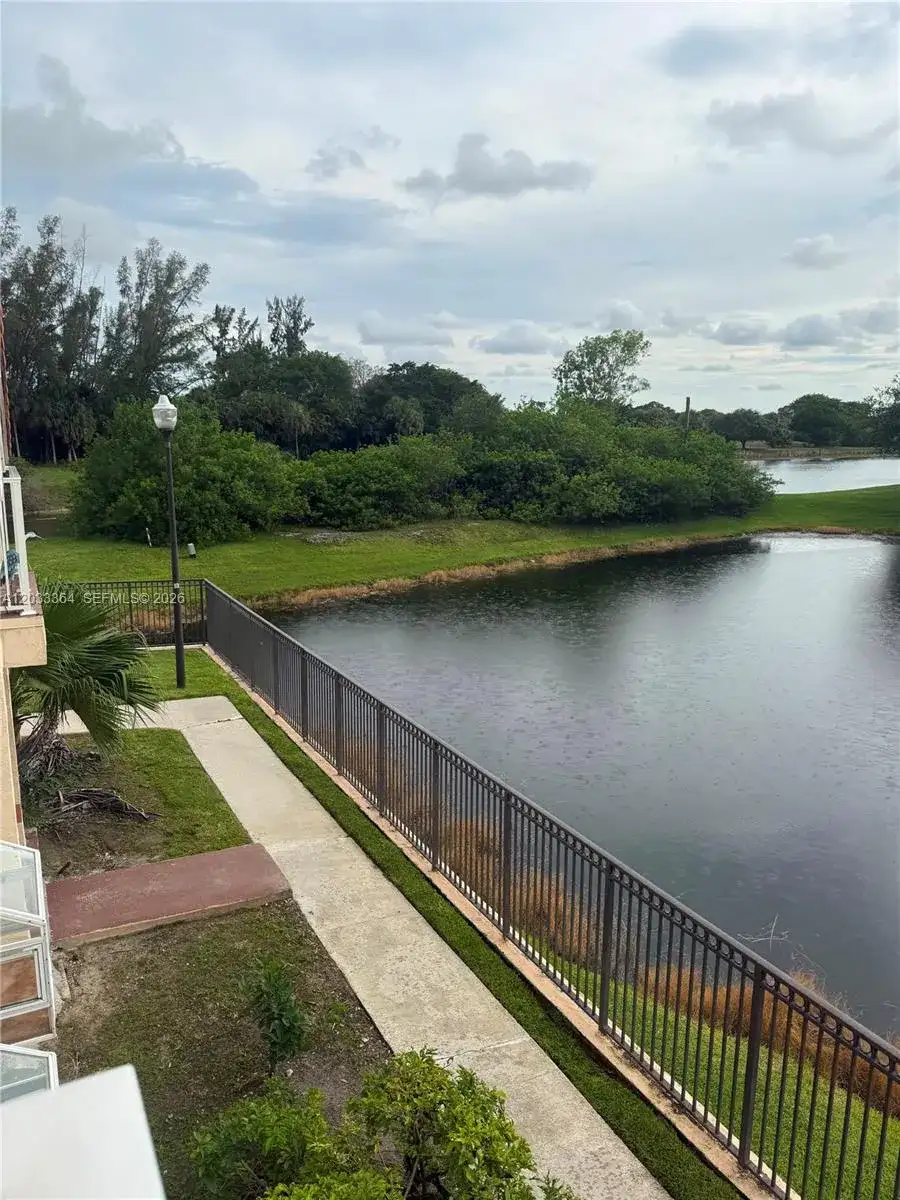 3350 N Pinewalk Dr N # 1427, Margate FL 33063 photo 3