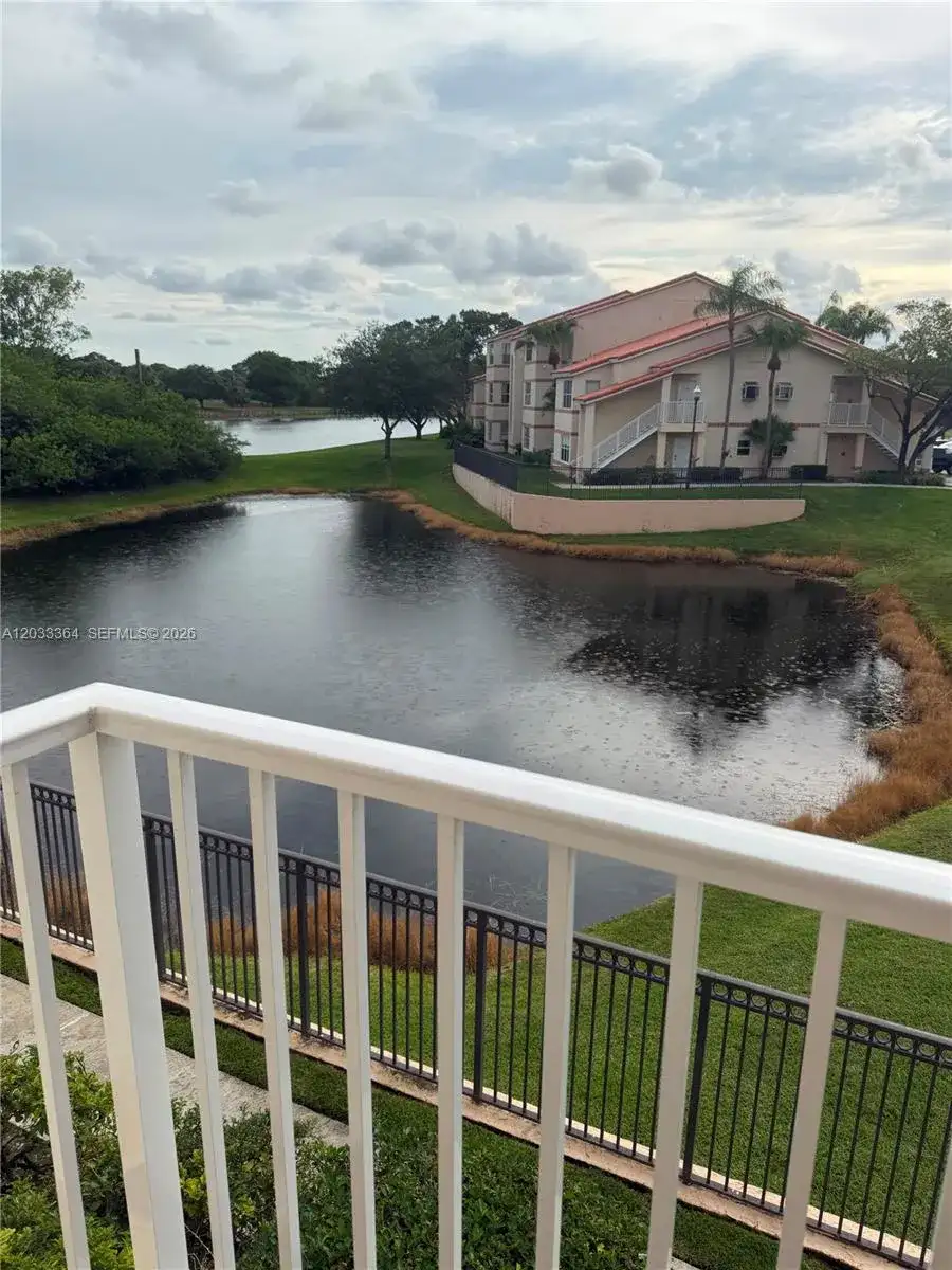 3350 N Pinewalk Dr N # 1427, Margate FL 33063 photo 4