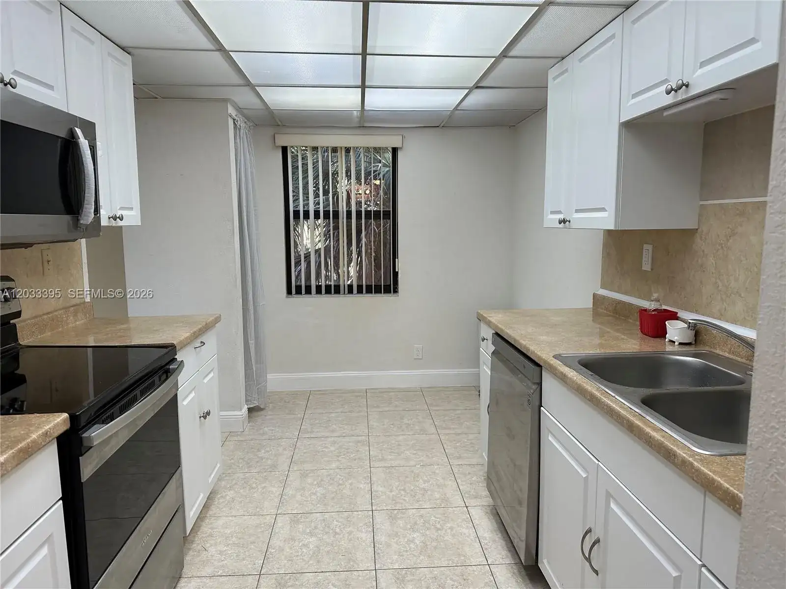 400 Commodore Dr # 308, Plantation FL 33325 photo 2