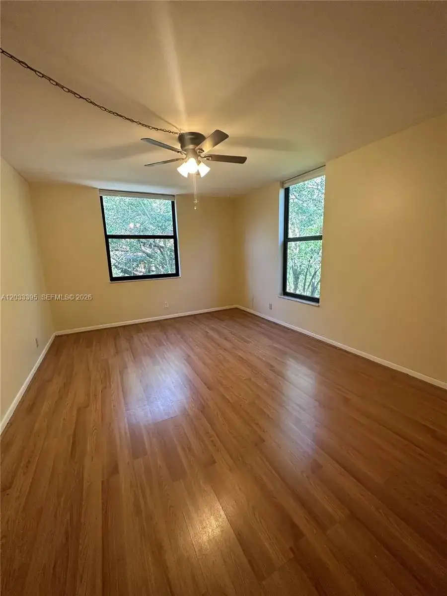 400 Commodore Dr # 308, Plantation FL 33325 photo 5