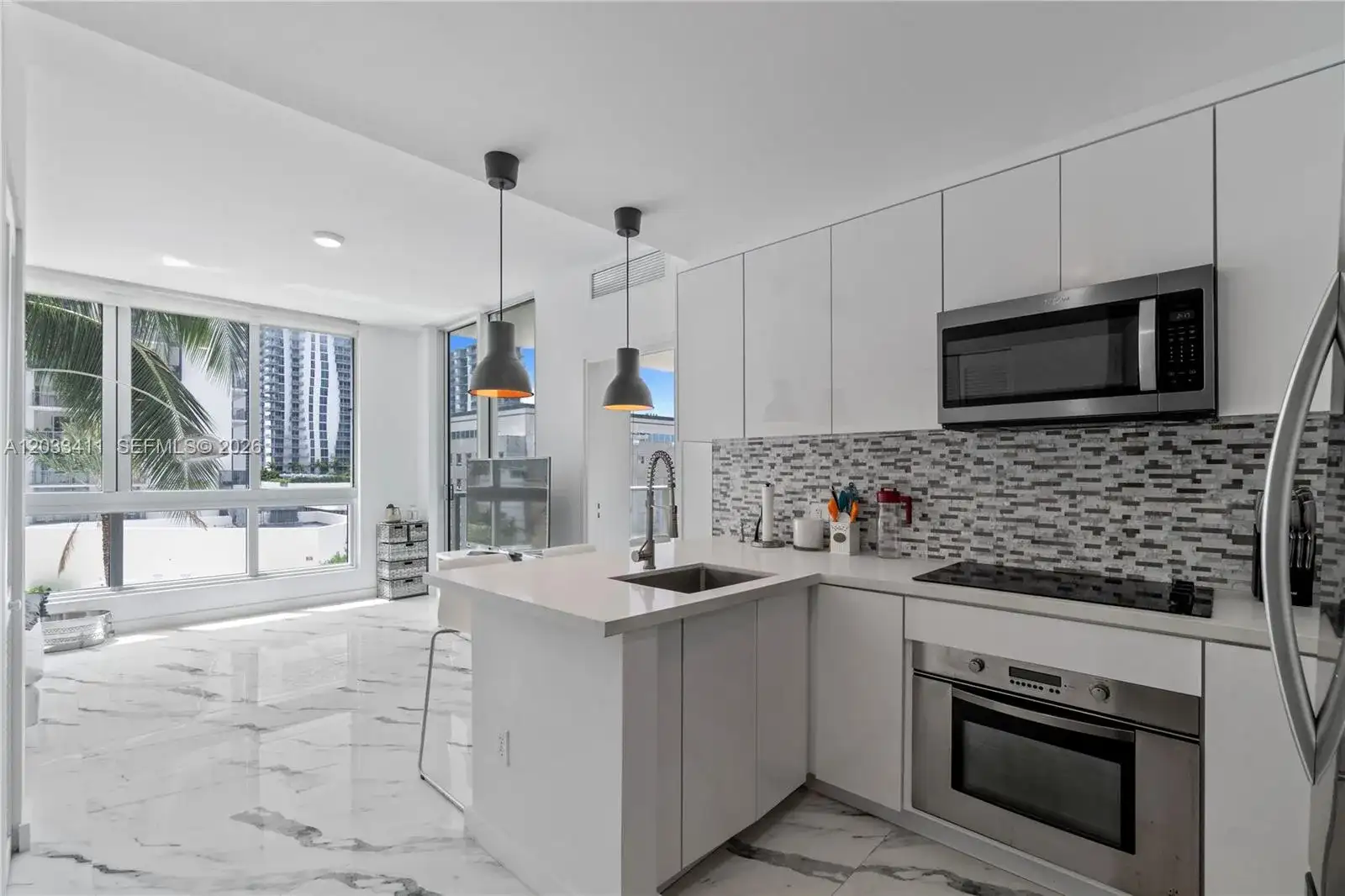 300 S Biscayne Blvd # 1411, Miami FL 33131 photo 5