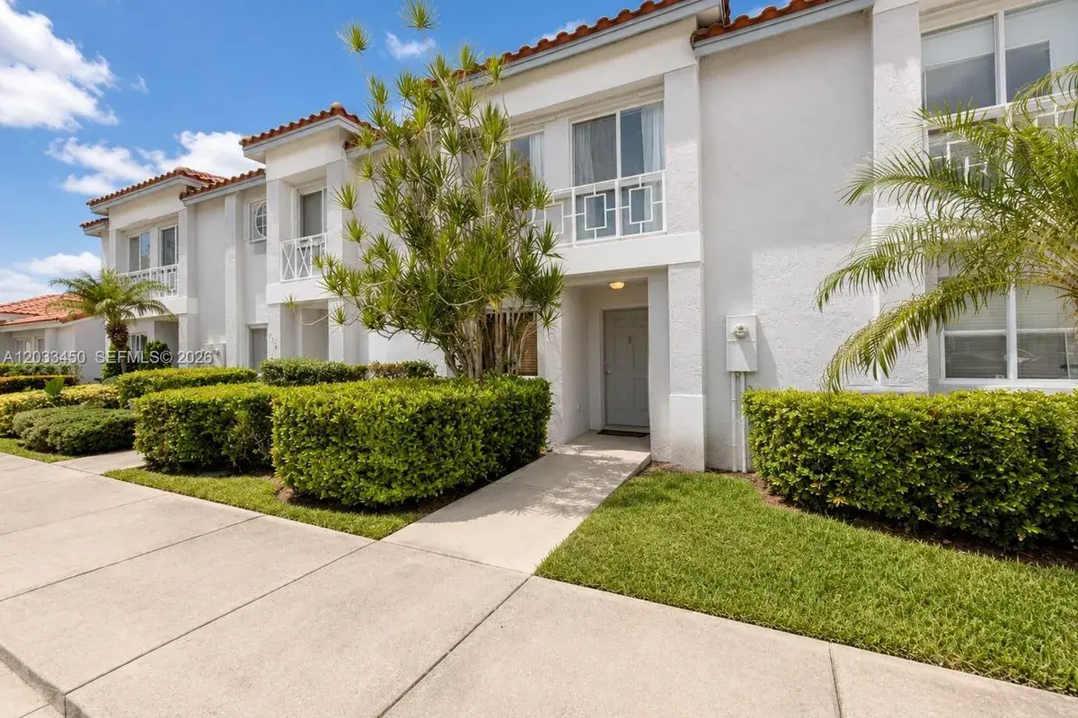 532 NW 208th Ter, Pembroke Pines FL 33029