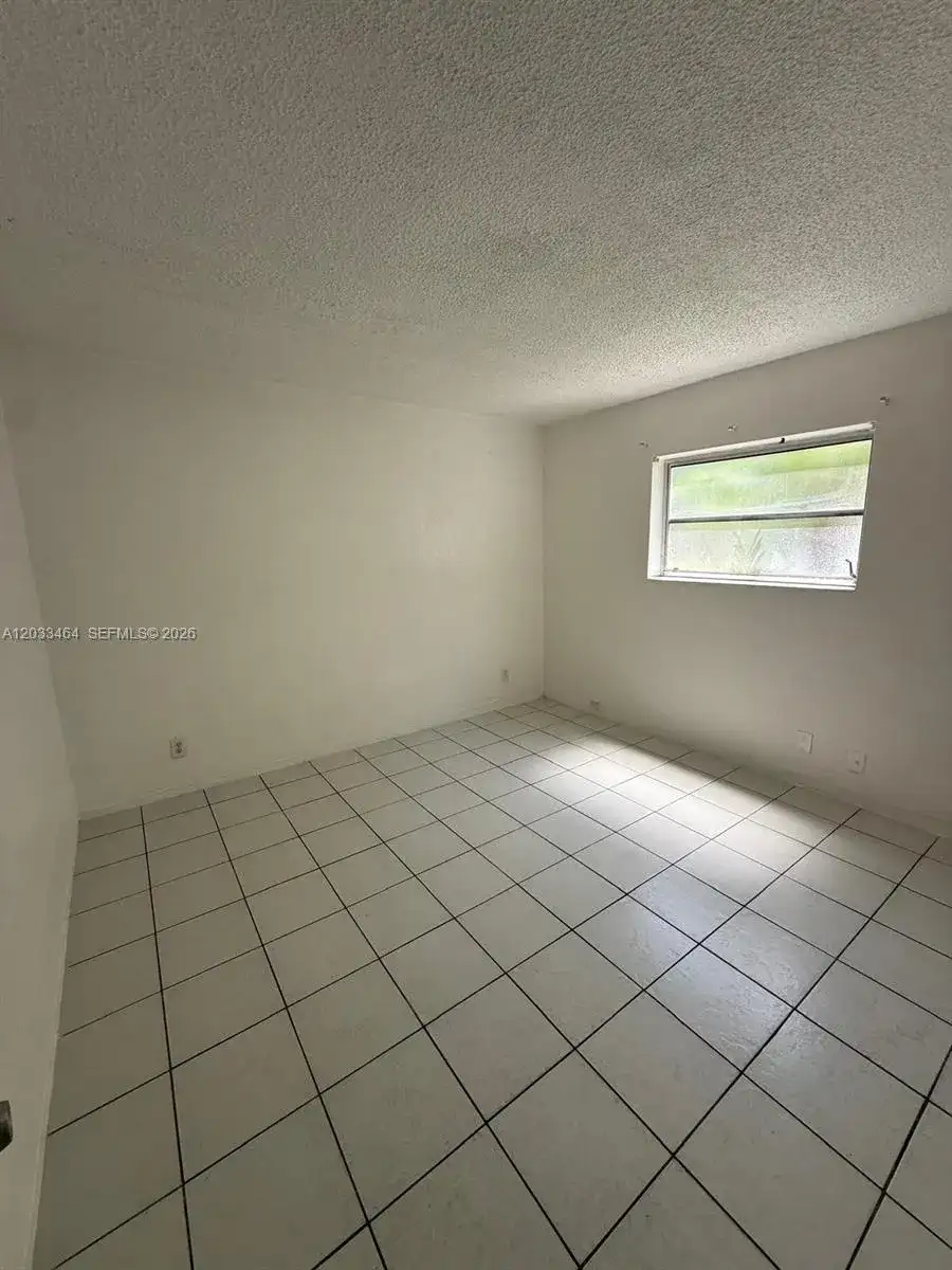 16851 NE 18th Ave # 106, North Miami Beach FL 33162 photo 4