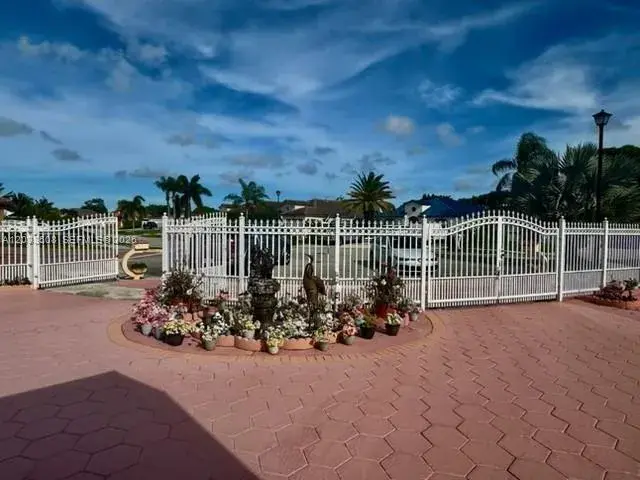14365 SW 172nd Ln, Miami FL 33177