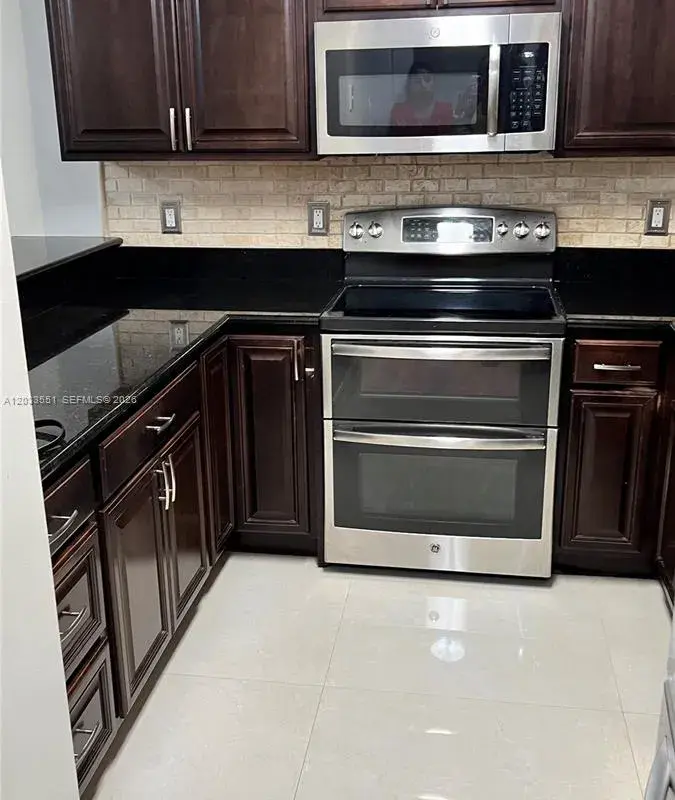 6225 Kendale Lakes Cir # 263, Miami FL 33183