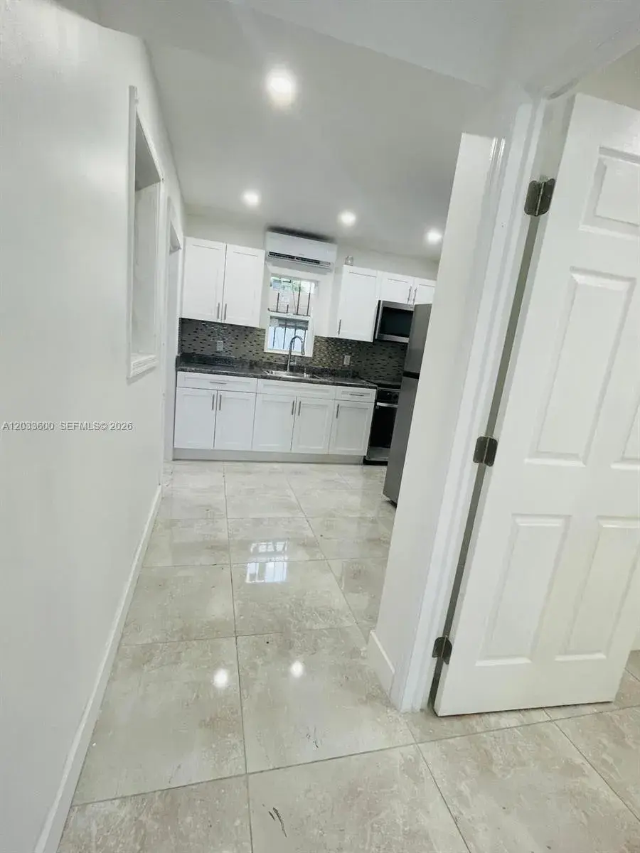 2437 NW 98th St, Miami FL 33147