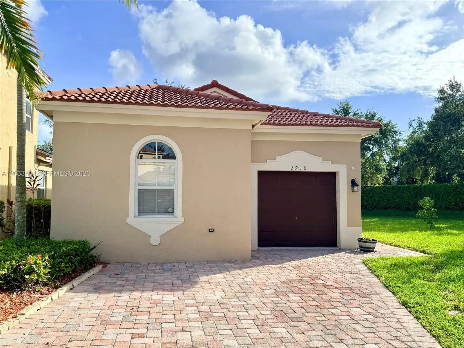 3910 NE 10th Dr, Homestead FL 33033