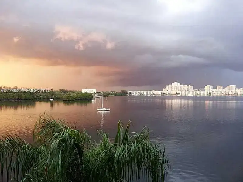 16546 NE 26th Ave # 4C, North Miami Beach FL 33160 photo 2