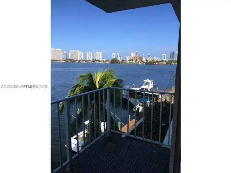 16546 NE 26th Ave # 4C, North Miami Beach FL 33160 photo 4