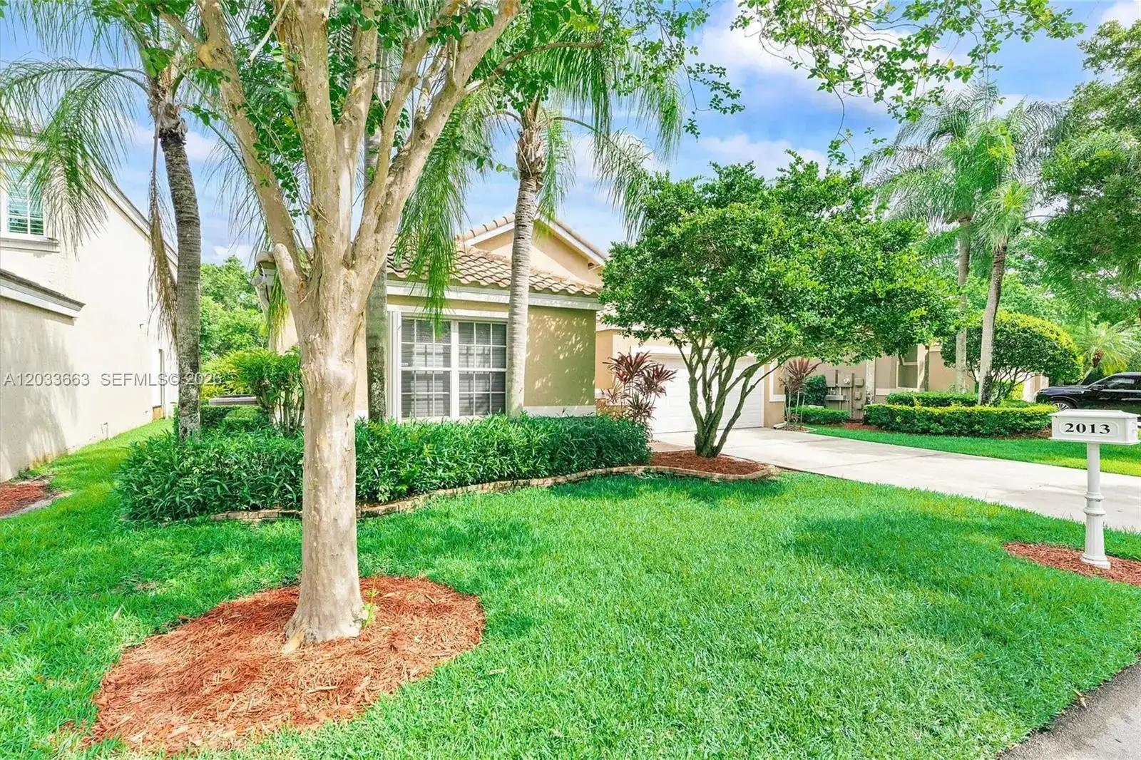 2013 Island Cir, Weston FL 33326 photo 2
