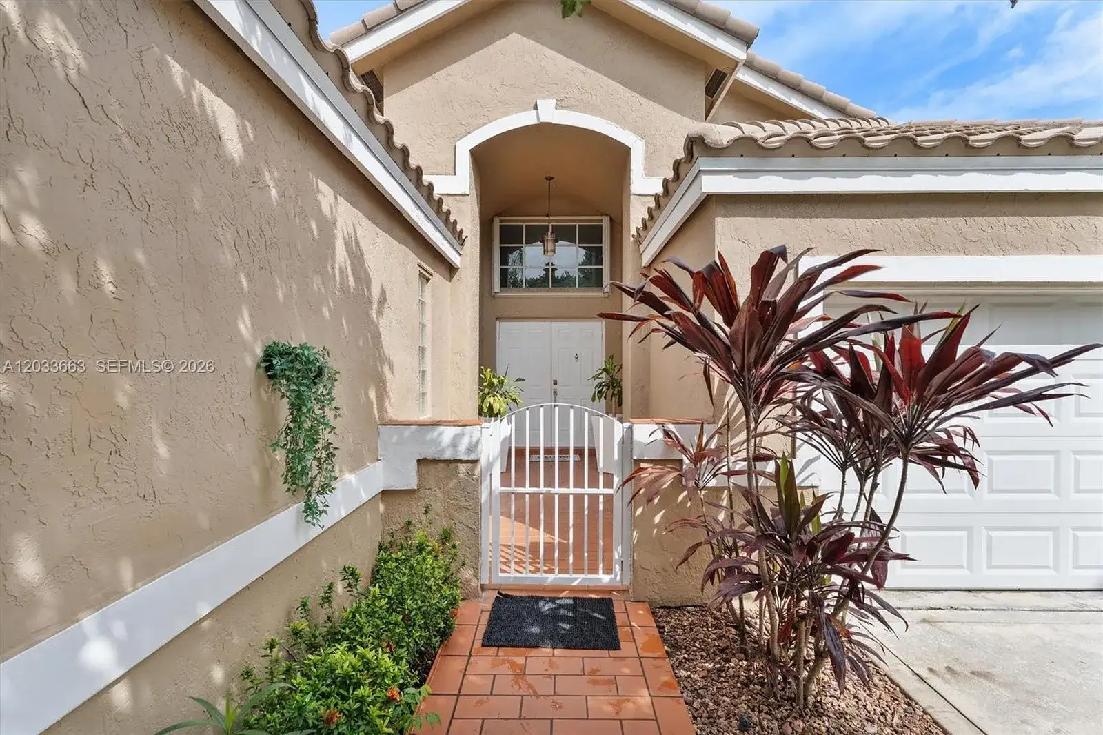 2013 Island Cir, Weston FL 33326 photo 5