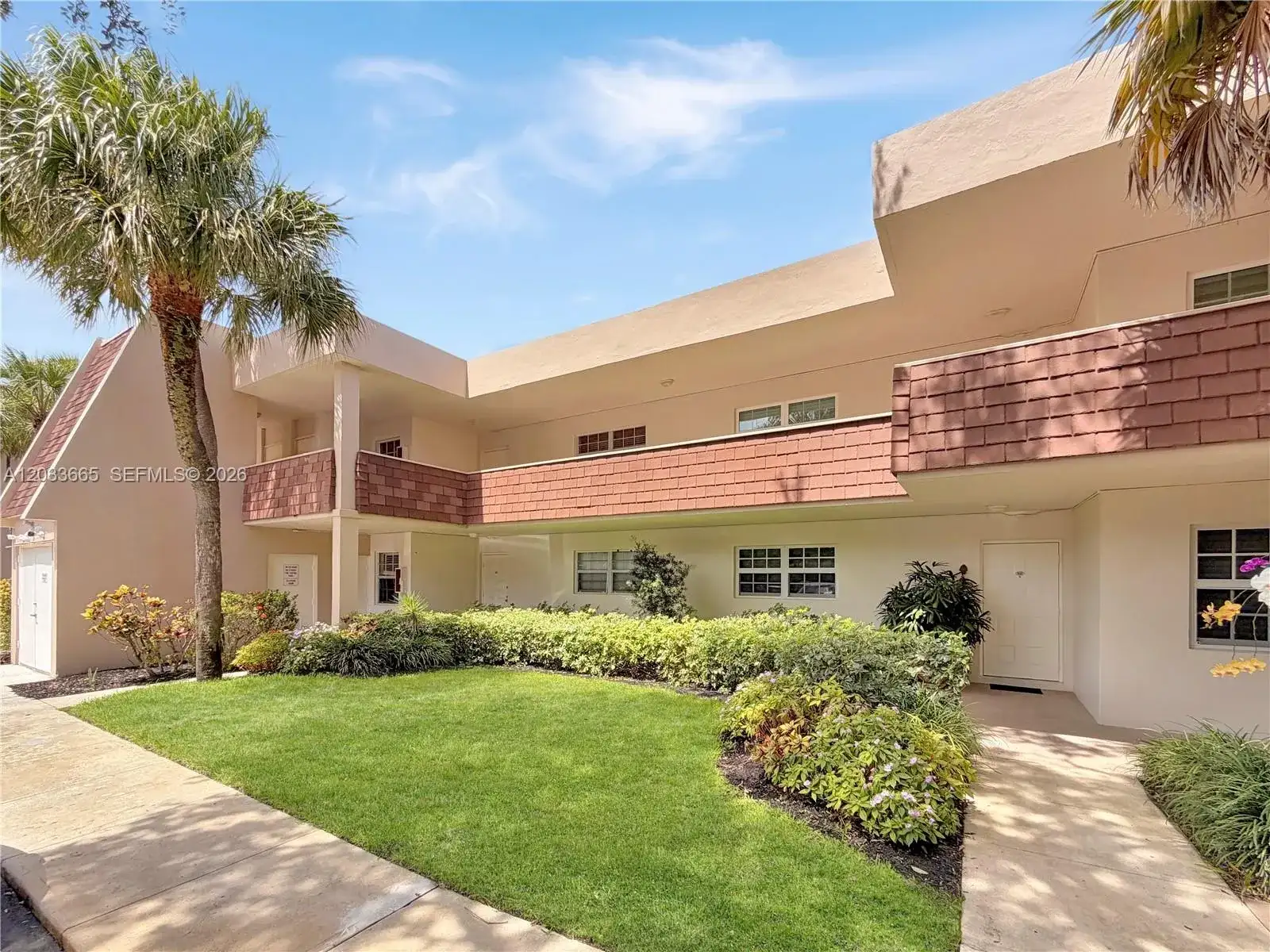 3641 Oaks Clubhouse Dr # 201, Pompano Beach FL 33069 photo 5