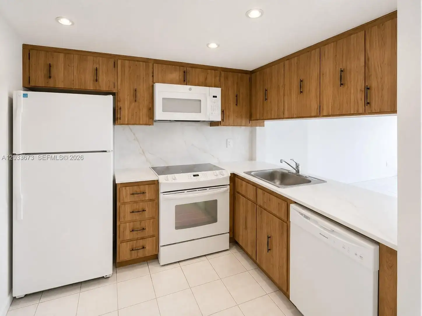 16465 NE 22nd Ave # 206, North Miami Beach FL 33160 photo 4