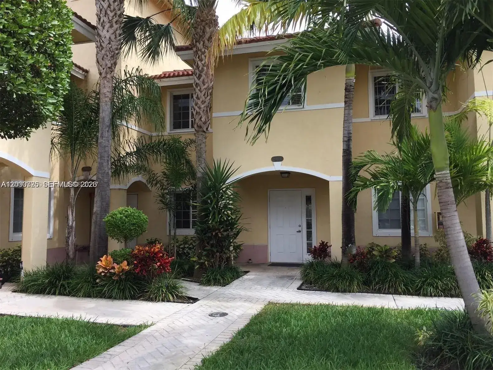 2066 NE 167th St # 108, North Miami Beach FL 33162