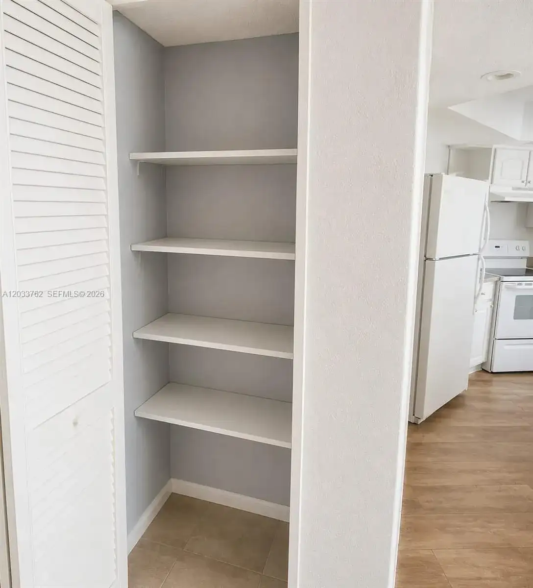 800 Parkview Dr # 512, Hallandale Beach FL 33009 photo 4