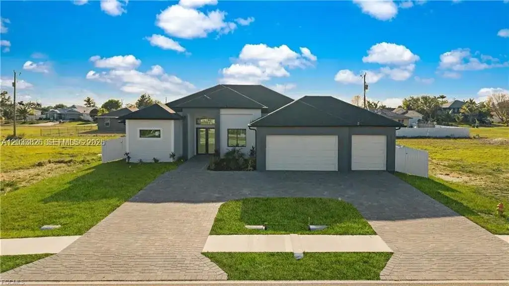 628 CHIQUITA BLVD N, Cape Coral FL 33993 photo 4