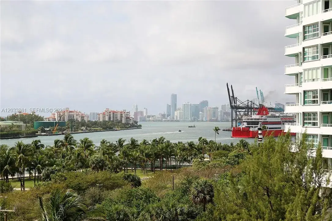 100 S Pointe Dr # 601, Miami Beach FL 33139