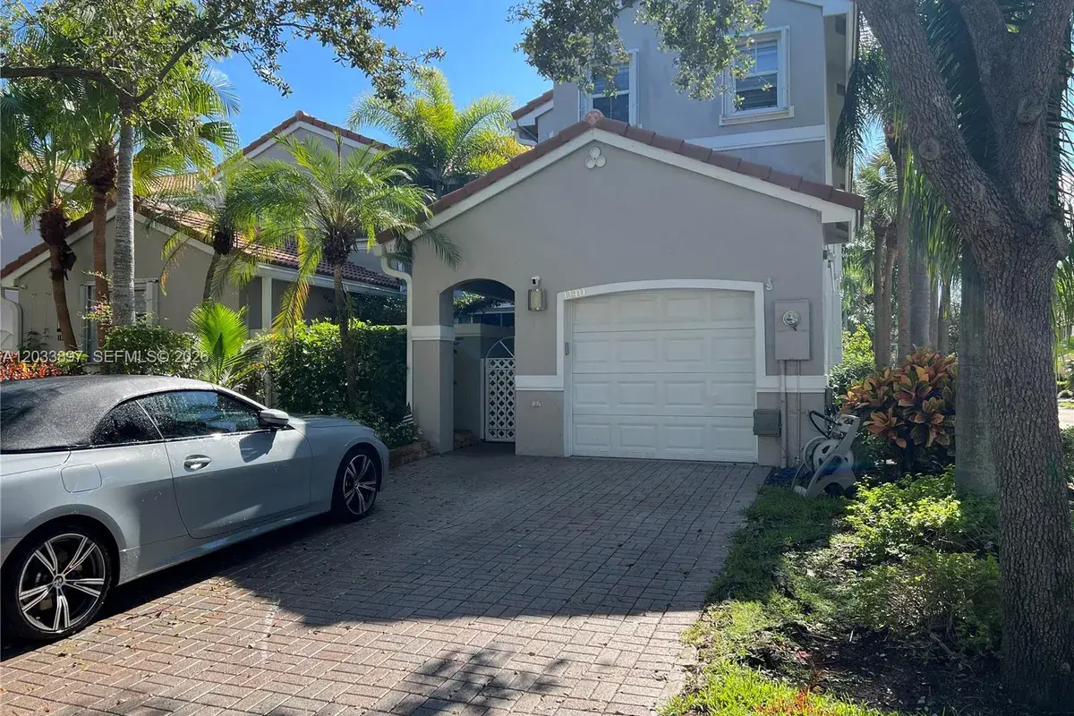 1140 Cliffrose St # 1140, Hollywood FL 33019