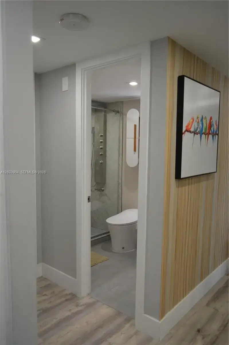 550 Ocean Dr # 5D, Key Biscayne FL 33149 photo 2