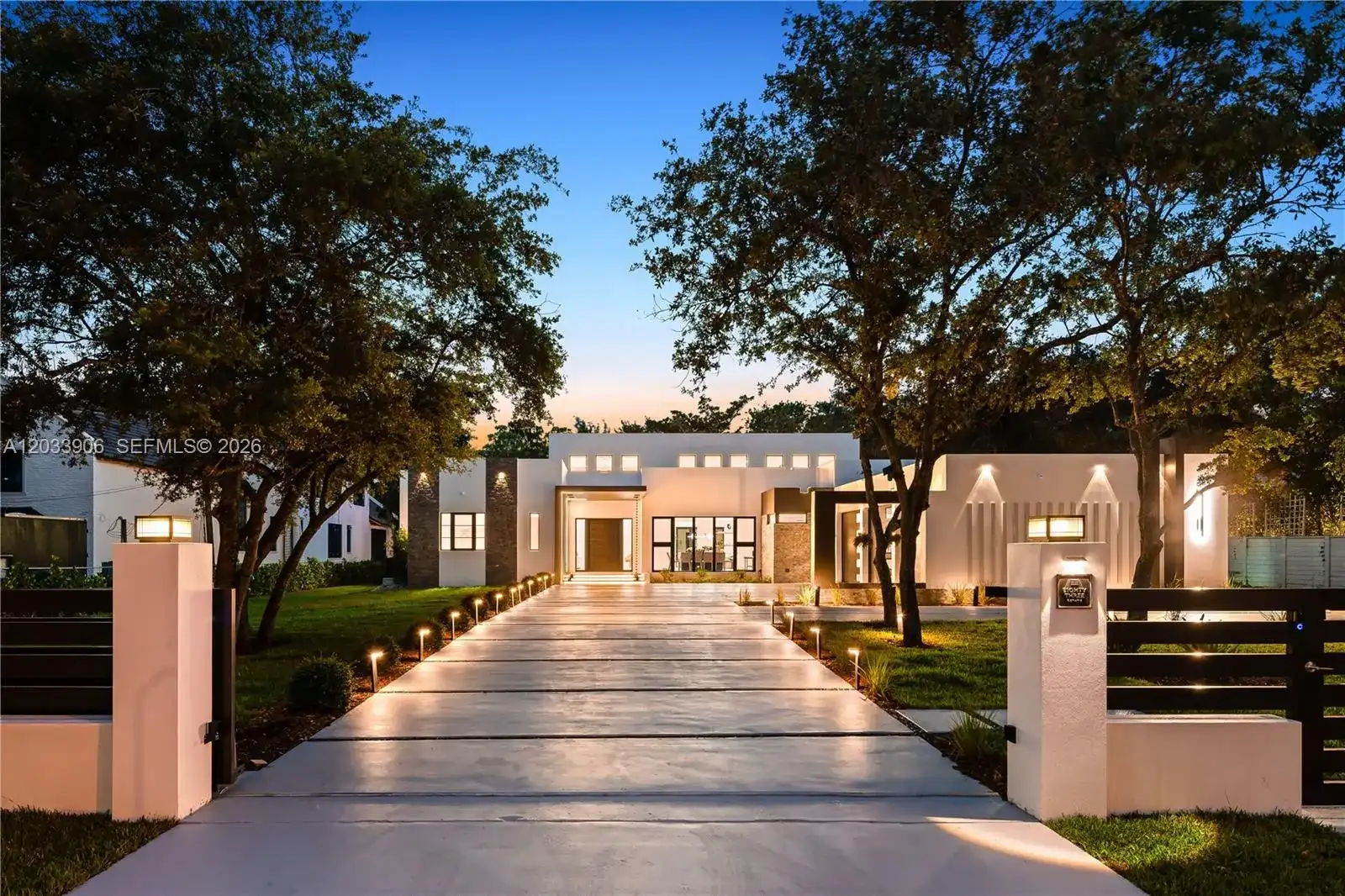 6200 SW 83 Av, Miami FL 33143