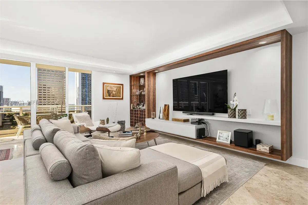 901 BRICKELL KEY BL # 2206, Miami FL 33131