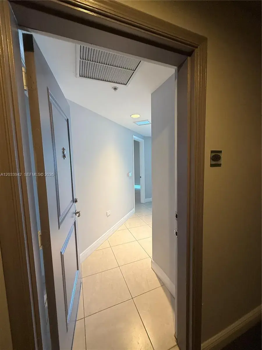 480 NE 30th St # 1504, Miami FL 33137