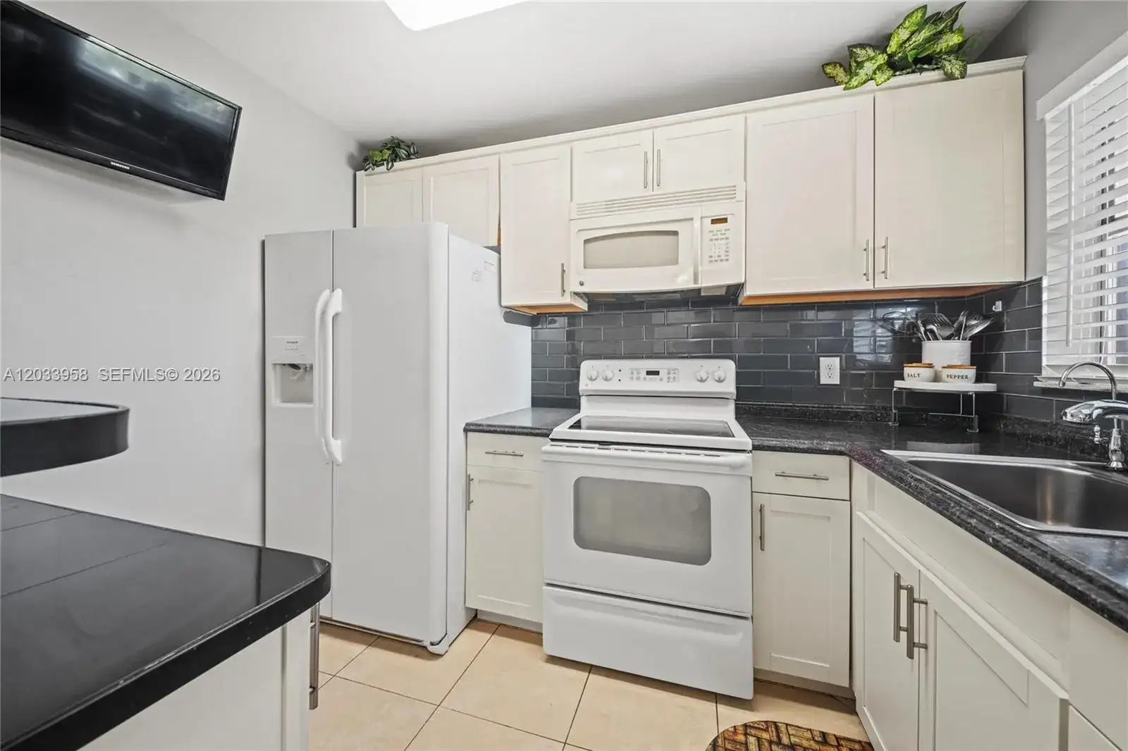 8951 Sunrise Lakes Blvd # 301, Sunrise FL 33322 photo 3