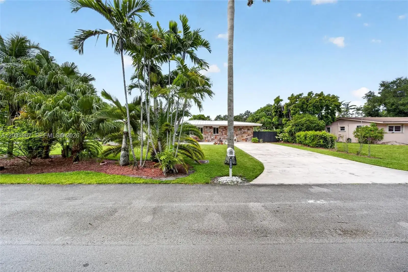 8250 SW 118th Ter, Miami FL 33156 photo 2