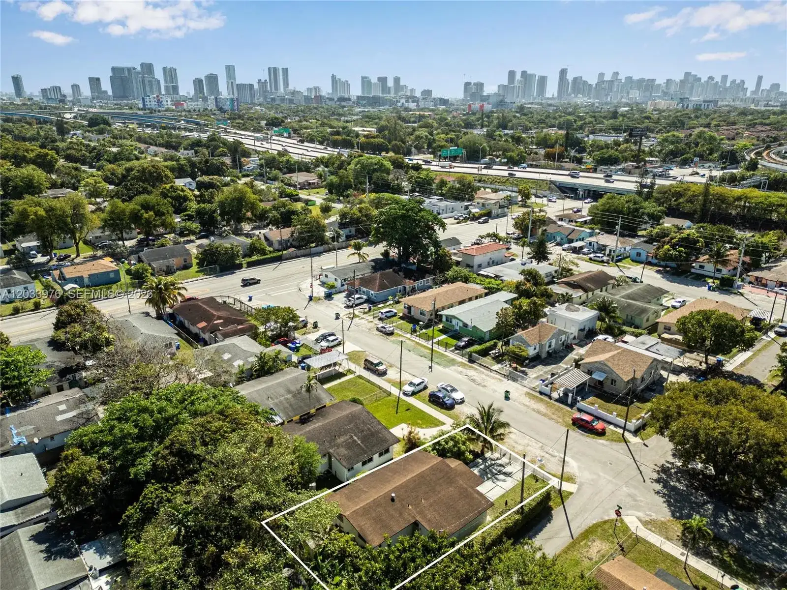 1243 NW 42nd St, Miami FL 33142 photo 4