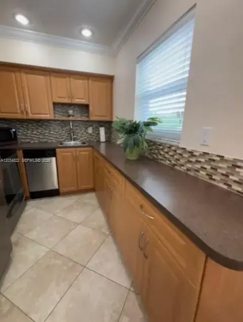 500 Layne Blvd # 20, Hallandale Beach FL 33009