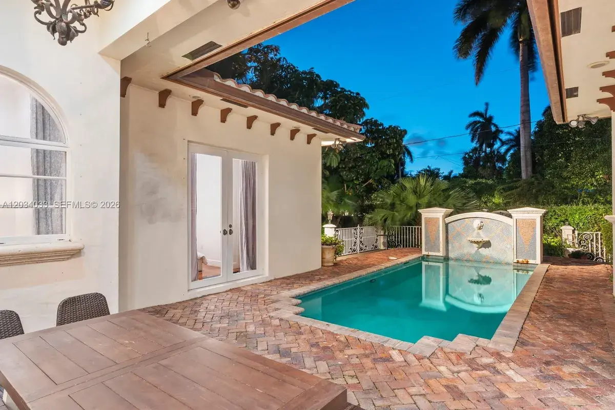 1223 Jackson St, Hollywood FL 33019