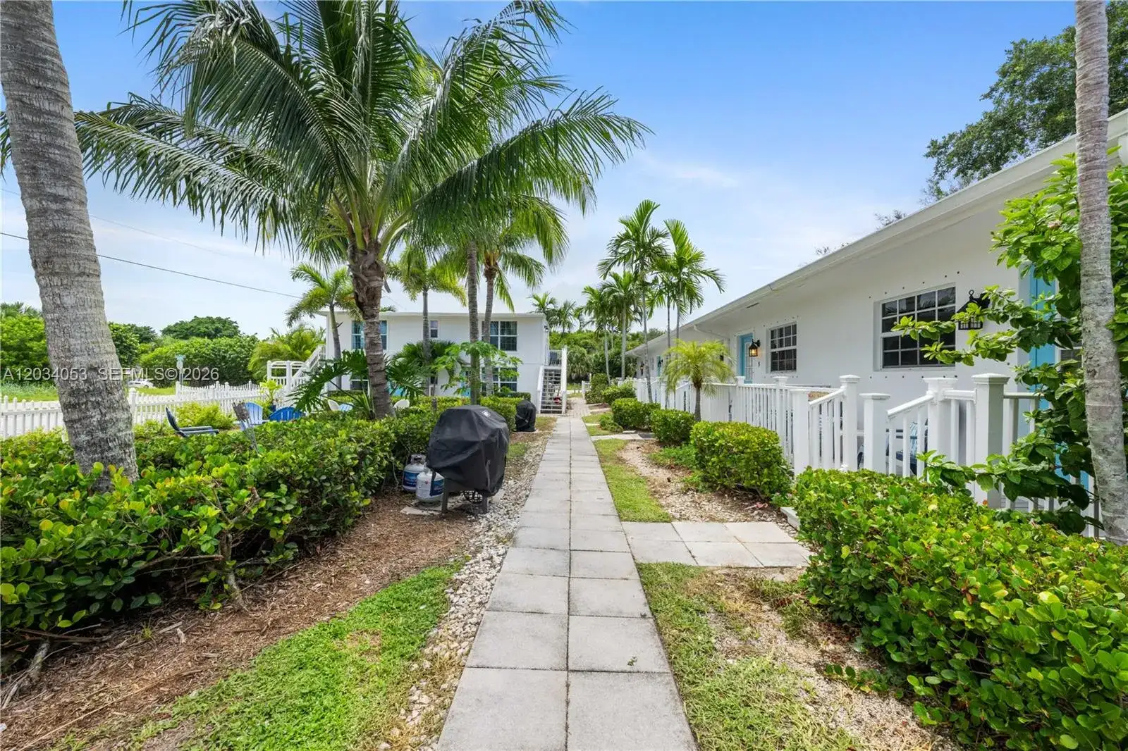 2502 Tamarind Dr, Fort Pierce FL 34949 photo 5