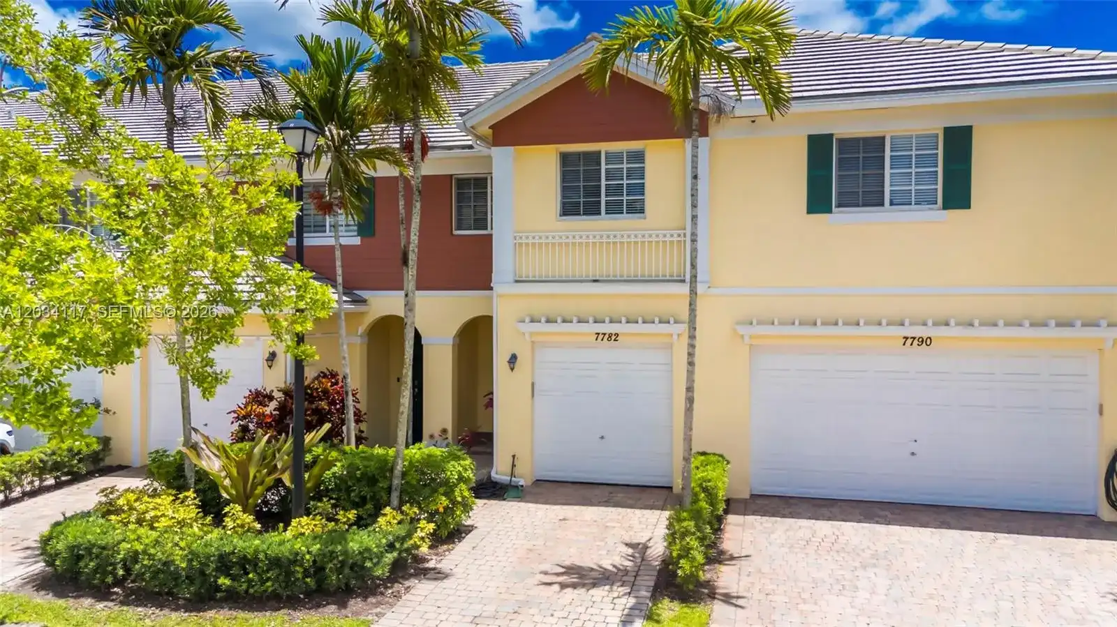 7782 Paddock Pl, Davie FL 33328
