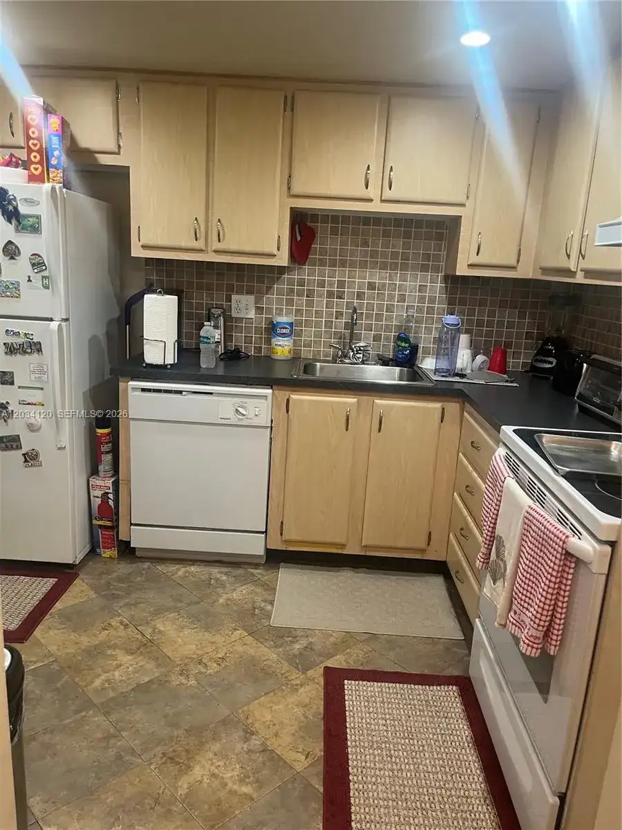 1300 Saint Charles Pl # 620, Pembroke Pines FL 33026 photo 3