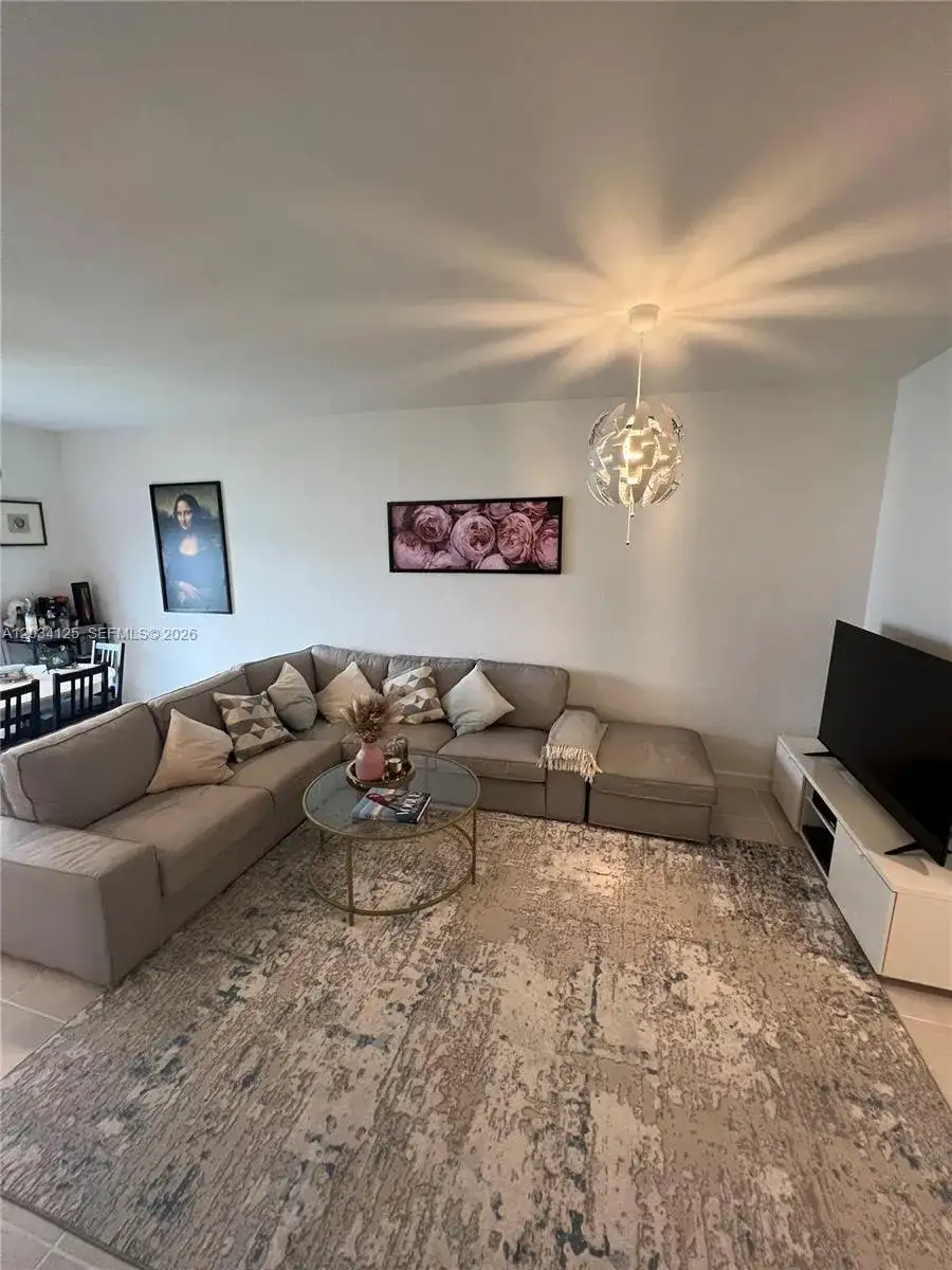 20610 NE 5th Pl, Miami FL 33179 photo 5