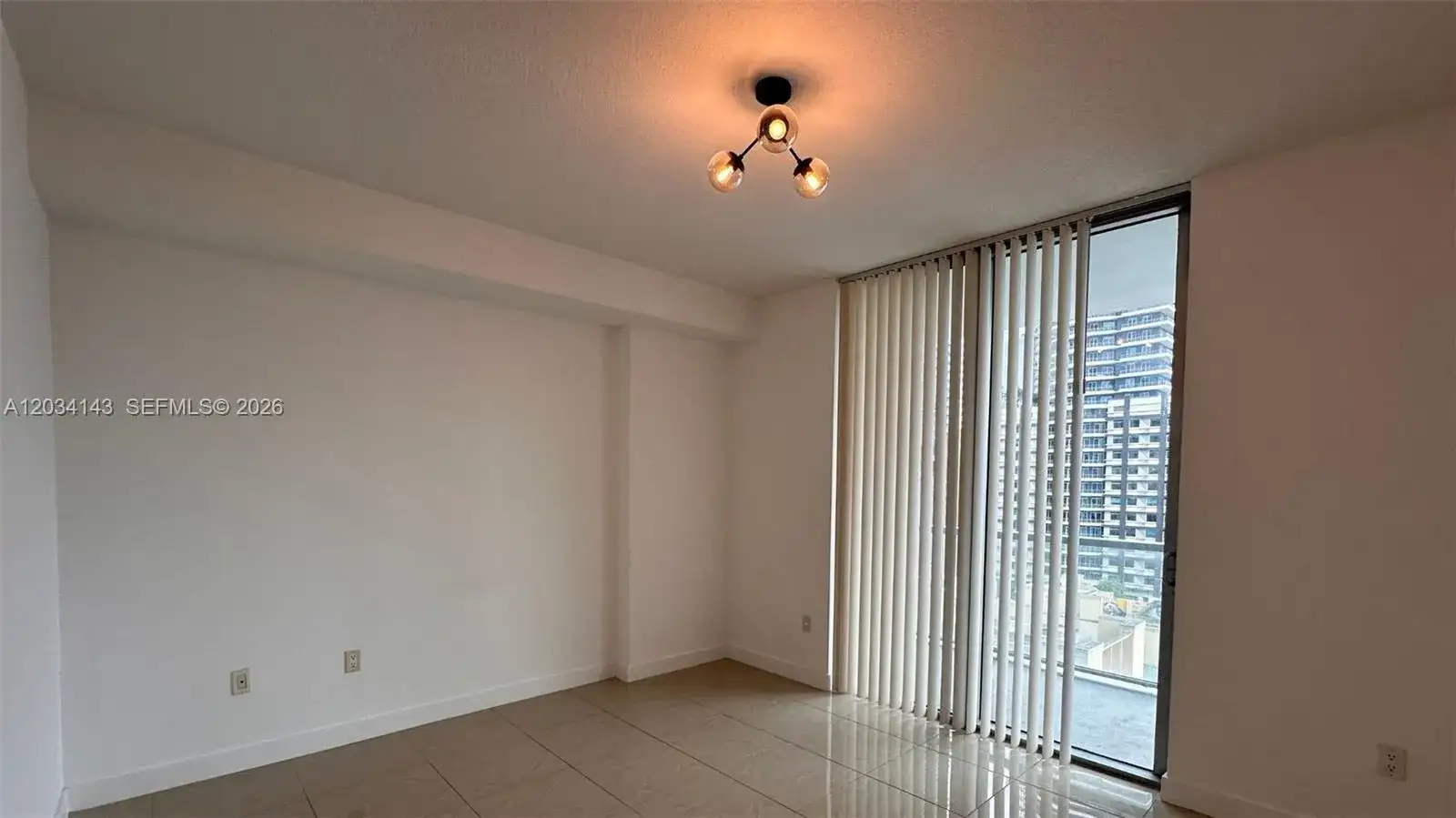 79 SW 12th St, Miami FL 33130 photo 2
