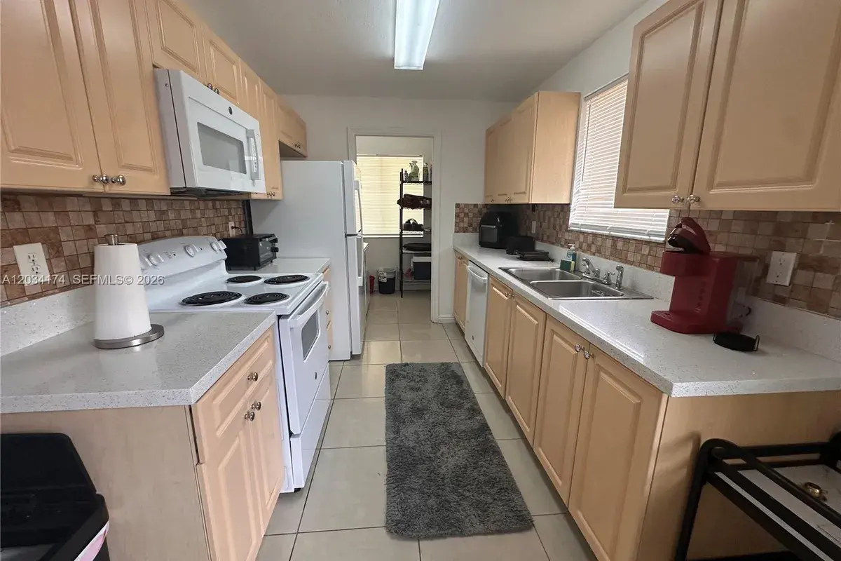 404 NW 2nd Ave # A, Hallandale Beach FL 33009