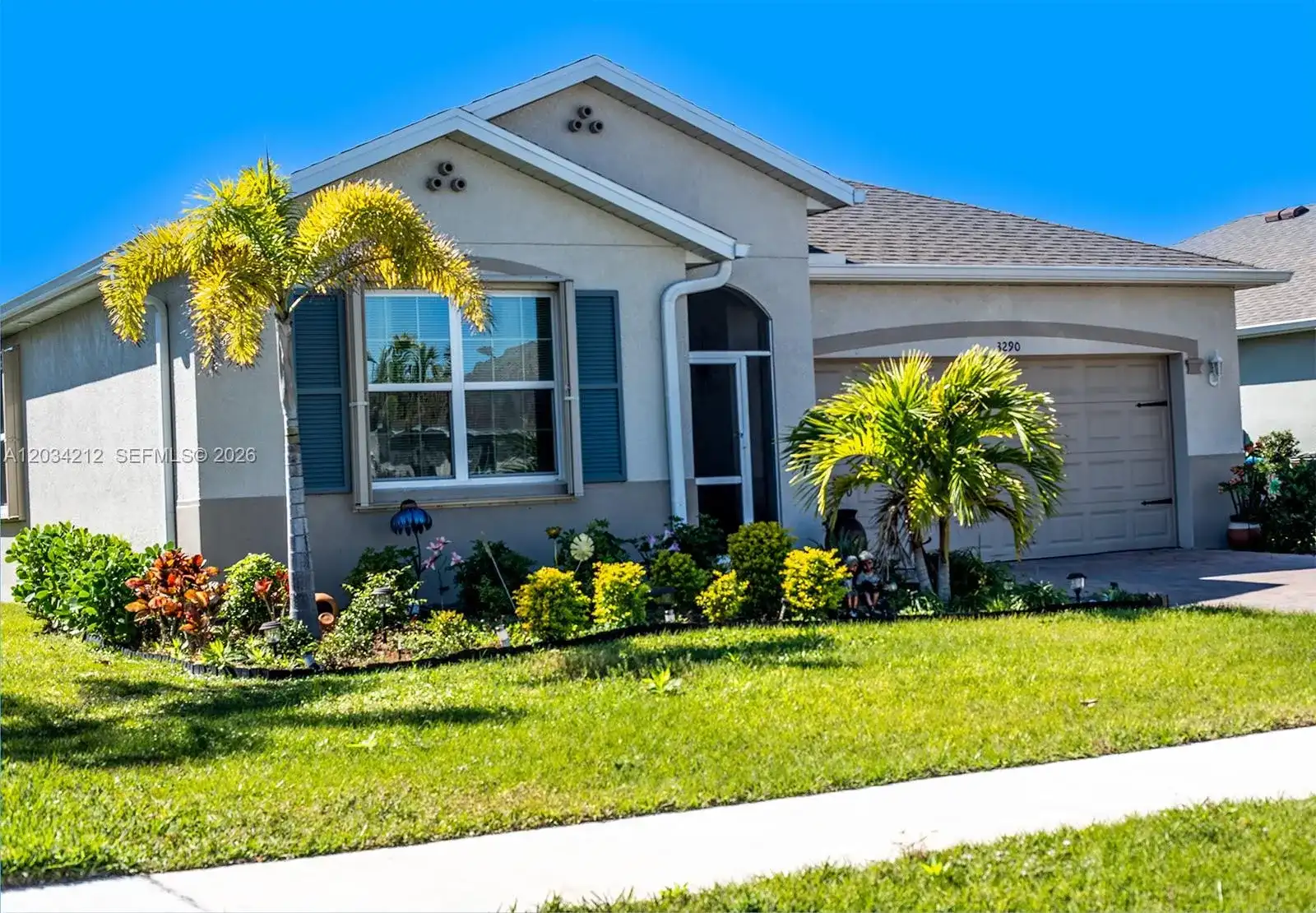 3290 Baravaldo Cir, Cape Coral FL 33909
