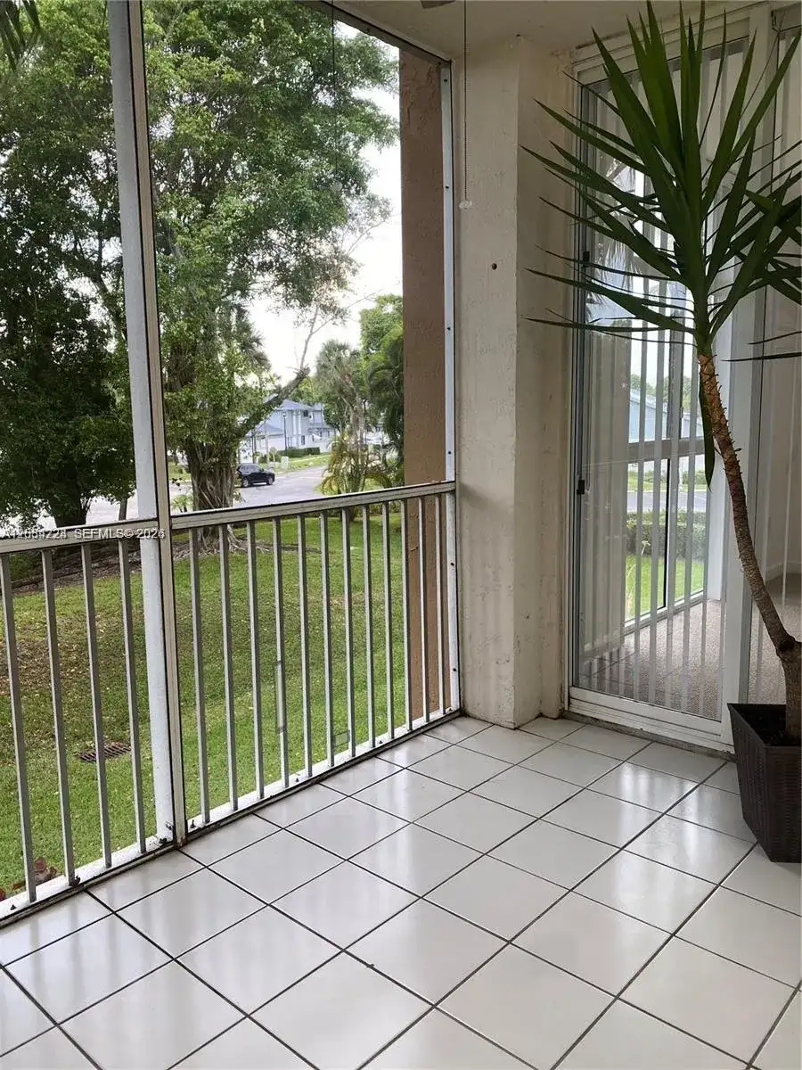 9805 NW 52nd St # 207, Doral FL 33178 photo 4
